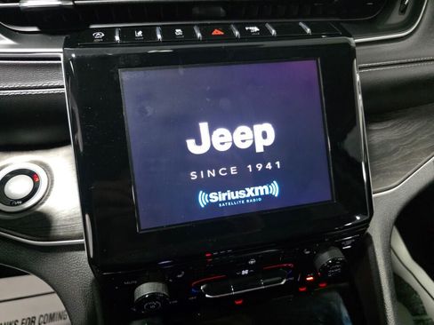 Used 2021 Jeep Grand Cherokee L Limited AWD/4WD image 13