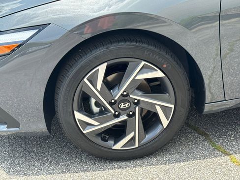 Certified 2025 Hyundai Elantra Sport image 11