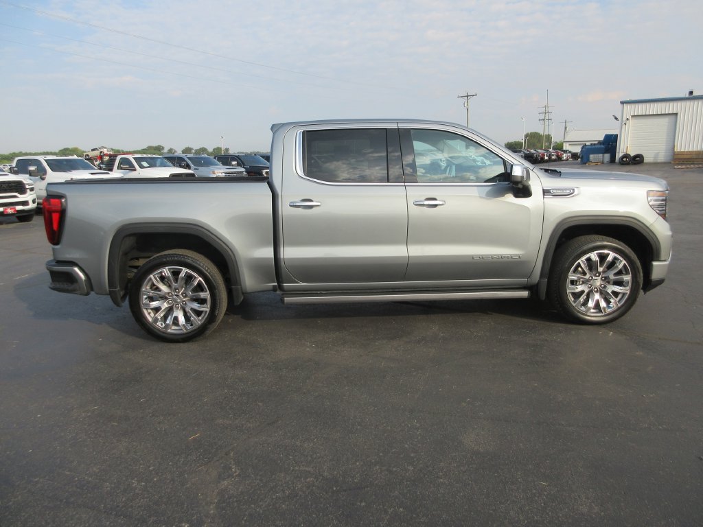 Certified 2026 GMC Sierra 1500 Denali w/ Denali Reserve Package AWD/4WD image 5