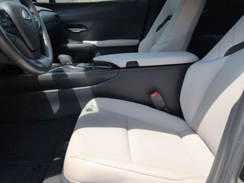 Used 2025 Lexus UX 300h FWD w/ Accessory Package (Z1) image 6