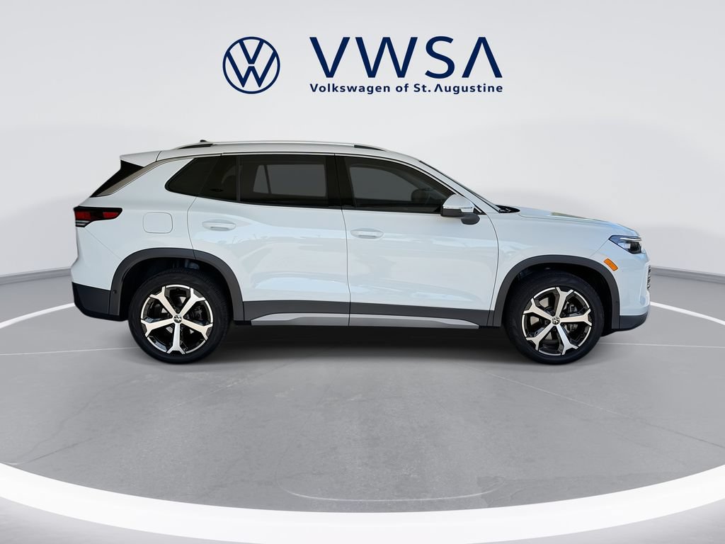 Certified 2025 Volkswagen Tiguan SE AWD/4WD image 9