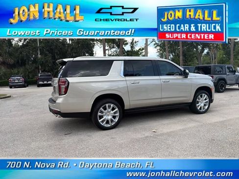 Used 2023 Chevrolet Suburban High Country AWD/4WD image 14