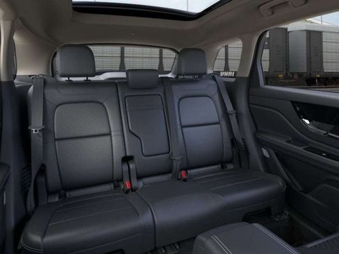 New 2026 Lincoln Corsair Premiere image 33