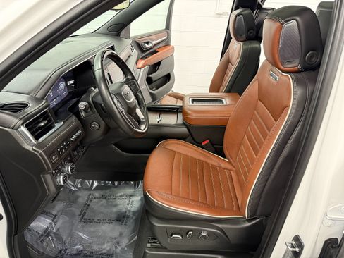 Used 2023 GMC Yukon Denali Ultimate AWD/4WD image 15