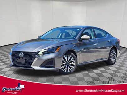 Used 2024 Nissan Altima 2.5 SV