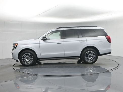 Used 2025 Ford Expedition Active image 31