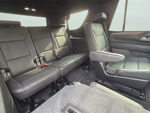 Used 2022 Chevrolet Tahoe LT w/ Luxury Package image 13