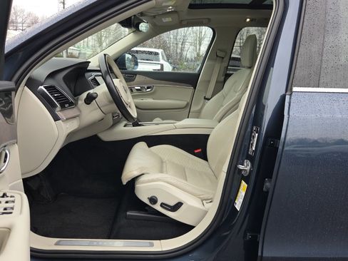 Used 2022 Volvo XC90 T6 Inscription w/ Advanced Package image 4