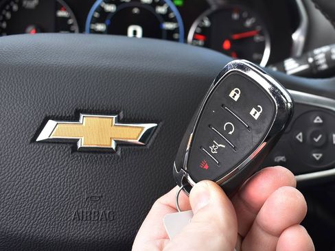 Used 2023 Chevrolet Traverse Premier image 12