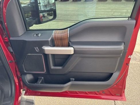 Used 2017 Ford F150 Lariat image 31