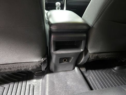 Used 2021 Toyota RAV4 LE AWD/4WD image 35