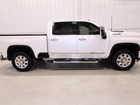 Used 2025 Chevrolet Silverado 2500 High Country w/ High Country Premium Package image 2