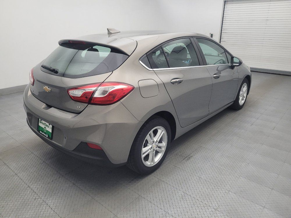 Used 2018 Chevrolet Cruze LT w/ Convenience Package FWD image 9