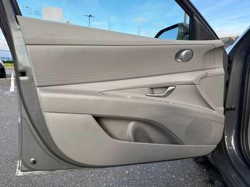 Used 2024 Hyundai Elantra SEL image 19