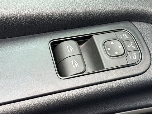 Used 2025 Mercedes-Benz Sprinter 2500 image 15