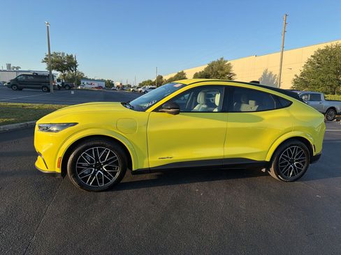 Used 2025 Ford Mustang Mach-E Premium image 12