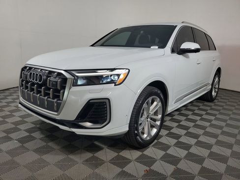 Used 2025 Audi Q7 3.0T Premium AWD/4WD image 3