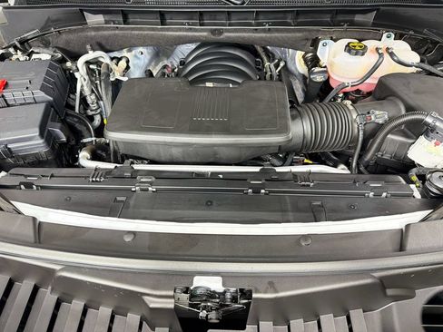 Used 2025 Cadillac Escalade ESV Premium Luxury AWD/4WD image 33