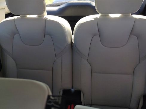 New 2026 Volvo XC90 B6 Ultra image 32