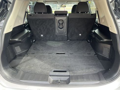Used 2016 Nissan Rogue S w/ Appearance Package image 18
