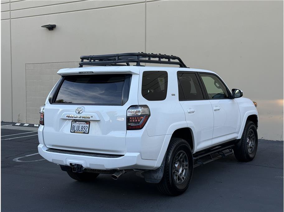 Used 2019 Toyota 4Runner SR5 AWD/4WD image 7