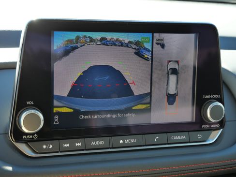 Used 2025 Nissan Rogue SV image 33