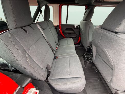 Used 2024 Jeep Wrangler Unlimited Sahara w/ Safety Group AWD/4WD image 14