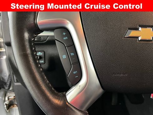 Used 2015 Chevrolet Traverse LT w/ Style and Technology Package FWD image 27