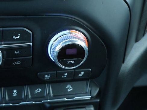 Used 2020 GMC Sierra 2500 AT4 w/ Technology Package image 30