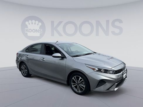 Used 2023 Kia Forte LXS w/ LXS Technology Package image 10