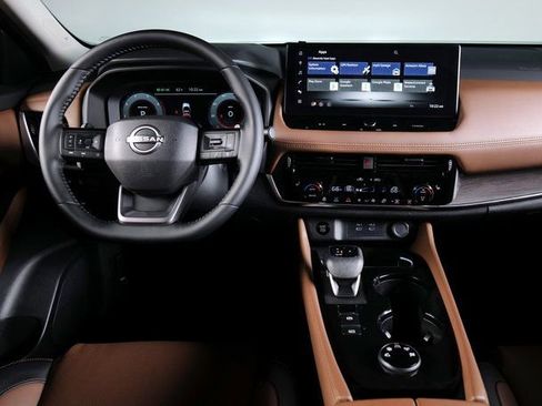 Used 2025 Nissan Rogue Platinum w/ Platinum Premium Package image 14