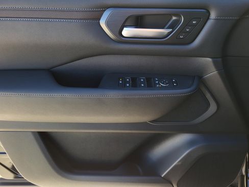 New 2026 Nissan Armada SL w/ Captain's Chari Seat Package image 19