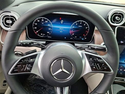 Used 2025 Mercedes-Benz GLC 300 GLC 300 image 20