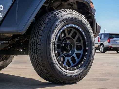 Used 2018 Jeep Wrangler Unlimited Sport S image 9