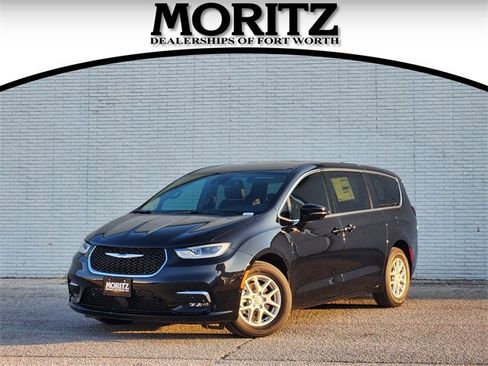 New 2026 Chrysler Pacifica Select image 1