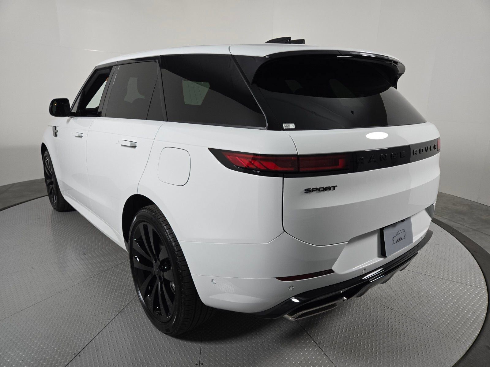 New 2026 Land Rover Range Rover Sport Dynamic SE AWD/4WD image 17