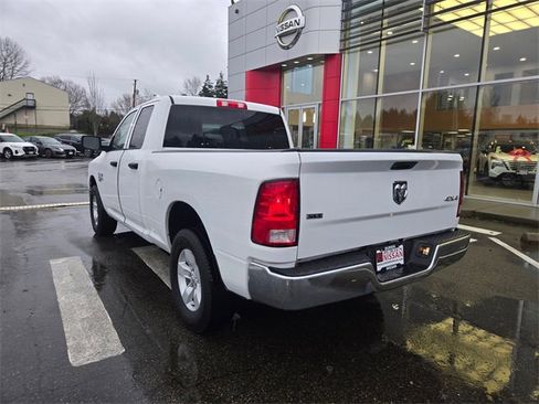Used 2024 RAM 1500 Classic SLT image 9