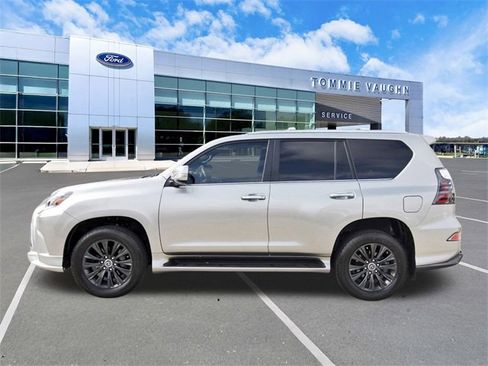 Used 2023 Lexus GX 460 Premium image 2