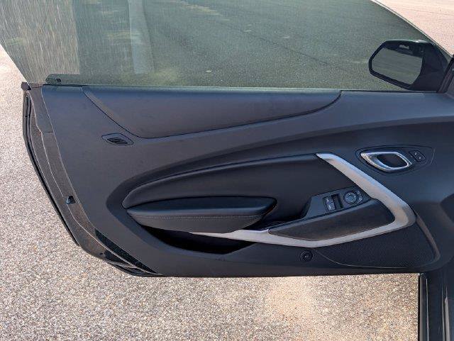 Used 2021 Chevrolet Camaro LT RWD image 10