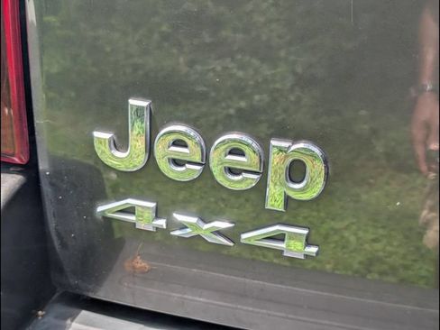 Used 2005 Jeep Liberty Limited AWD/4WD image 18