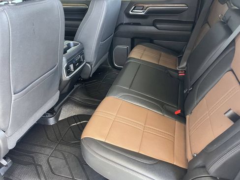 Used 2023 Chevrolet Silverado 1500 High Country w/ High Country Premium Package AWD/4WD image 11