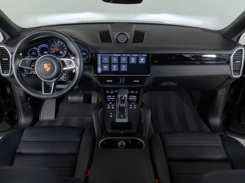 Used 2021 Porsche Cayenne Coupe image 33