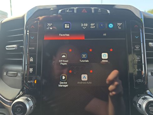 Used 2024 RAM 2500 Laramie w/ Safety Group AWD/4WD image 33