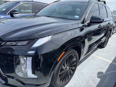 Used 2025 Hyundai Palisade Calligraphy image 2