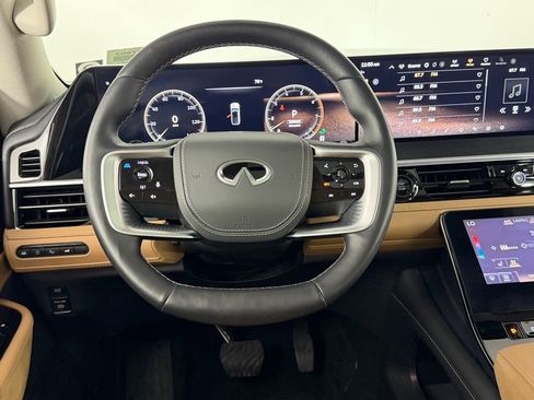 Used 2025 INFINITI QX80 Sensory image 12