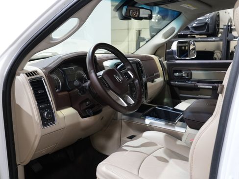 Used 2015 RAM 2500 Laramie w/ Convenience Group image 32