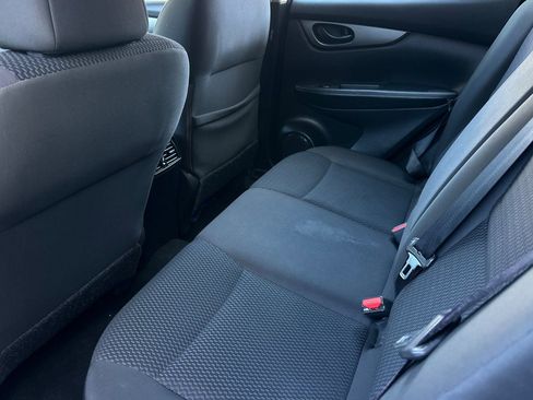 Used 2019 Nissan Rogue Sport S image 11