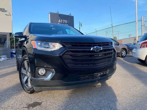 Used 2019 Chevrolet Traverse LT w/ LT Premium Package image 5