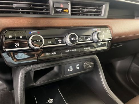 Certified 2023 Honda Pilot Elite image 30