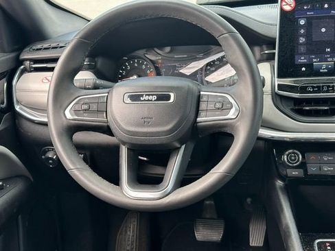 Used 2023 Jeep Compass Limited image 12